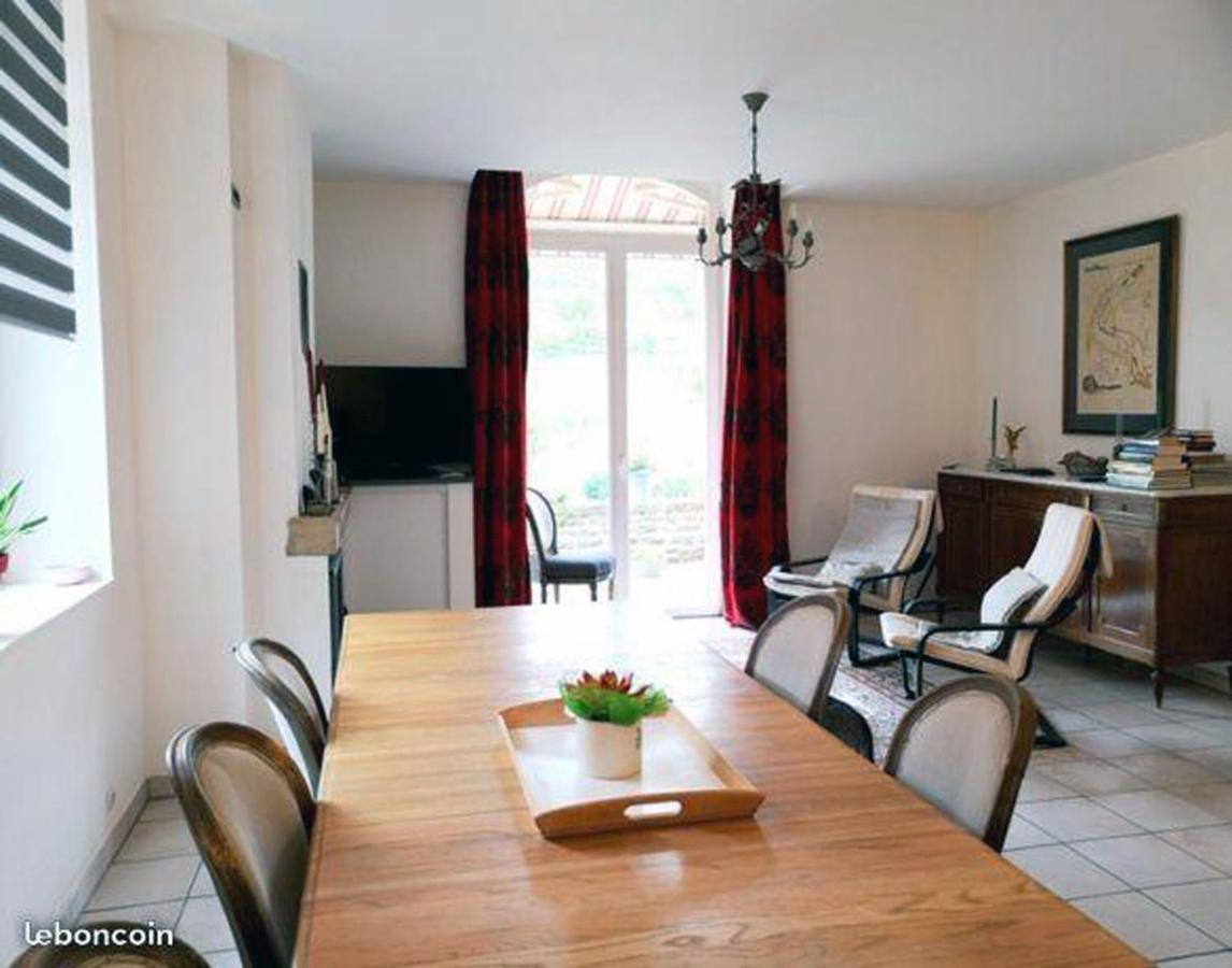 La Providence, Chambres D'Hotes Saint-Sernin-du-Plain ภายนอก รูปภาพ